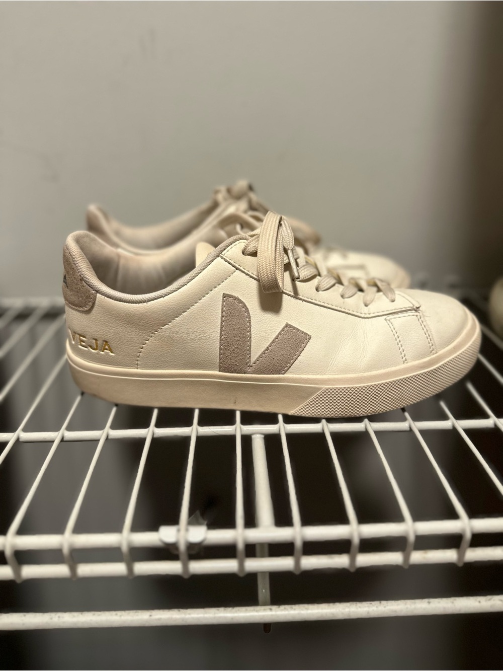 Veja Cream and Beige Leather Low-Top Sneakers